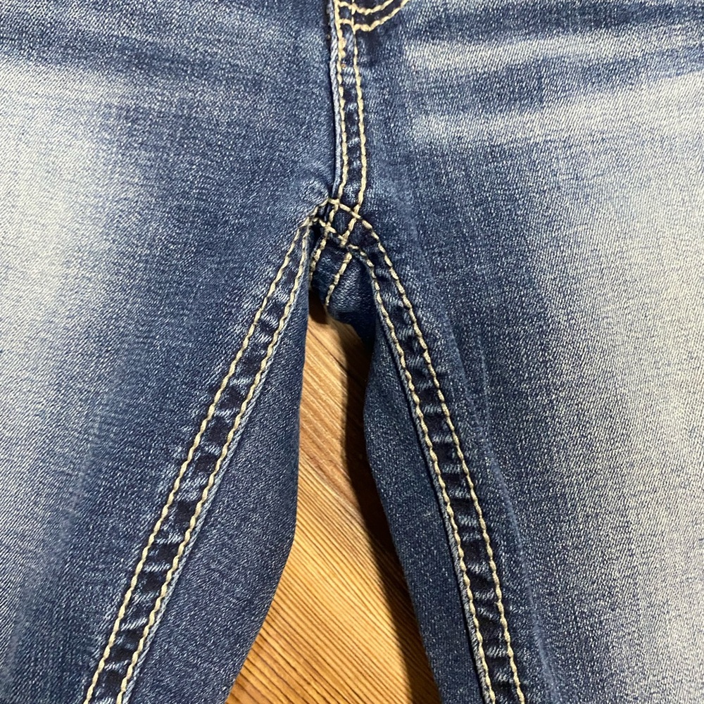 4/$15 Daytrip Lynx Bootcut Jeans - Picture 9 of 14